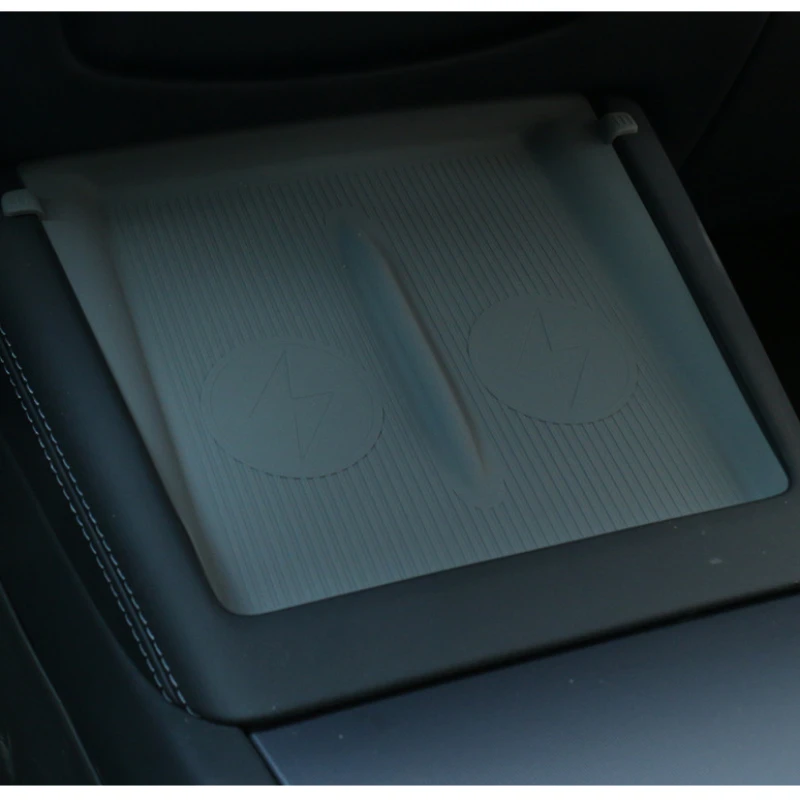 Для Tesla Model Y Juniper 2025 – обзор и цена Wireless Charging Pad